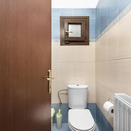 Villa #Luxlikehome Nikiti Central Maisonette 2 *